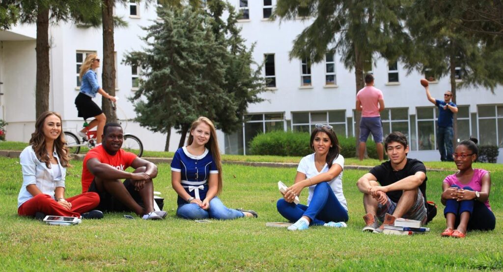 Eastern Mediterranean University-Chypre du Nord-Etudiants sur le campus